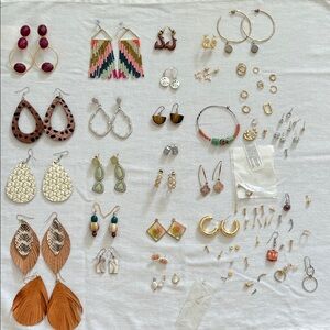 Lot of women’s earrings